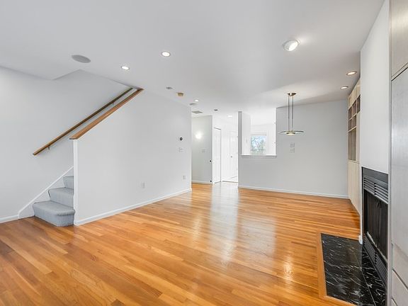 4th image of 100 Anderer Ln APT 2