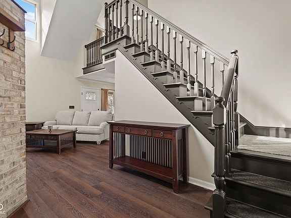 4th image of 760 Baker Rd