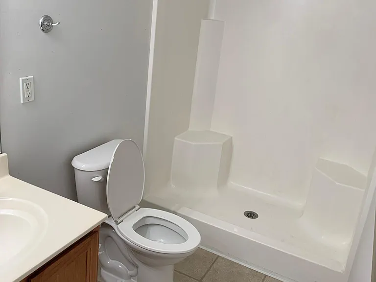1108 Emma Ct — Photo 12