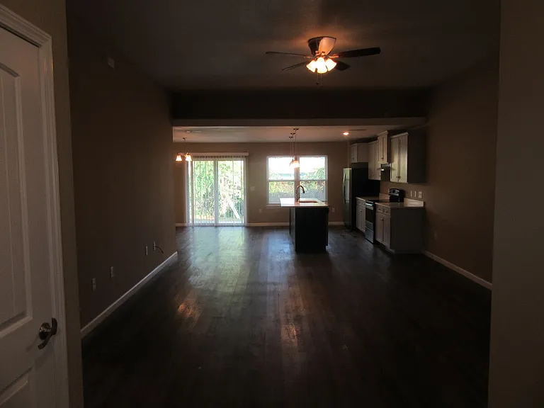 1517 Delaware Ave — Photo 5