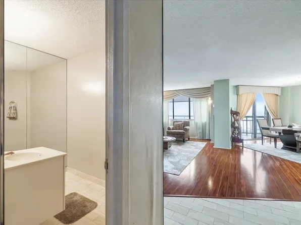 2006 Harmon Cove Tower image 8 of 43