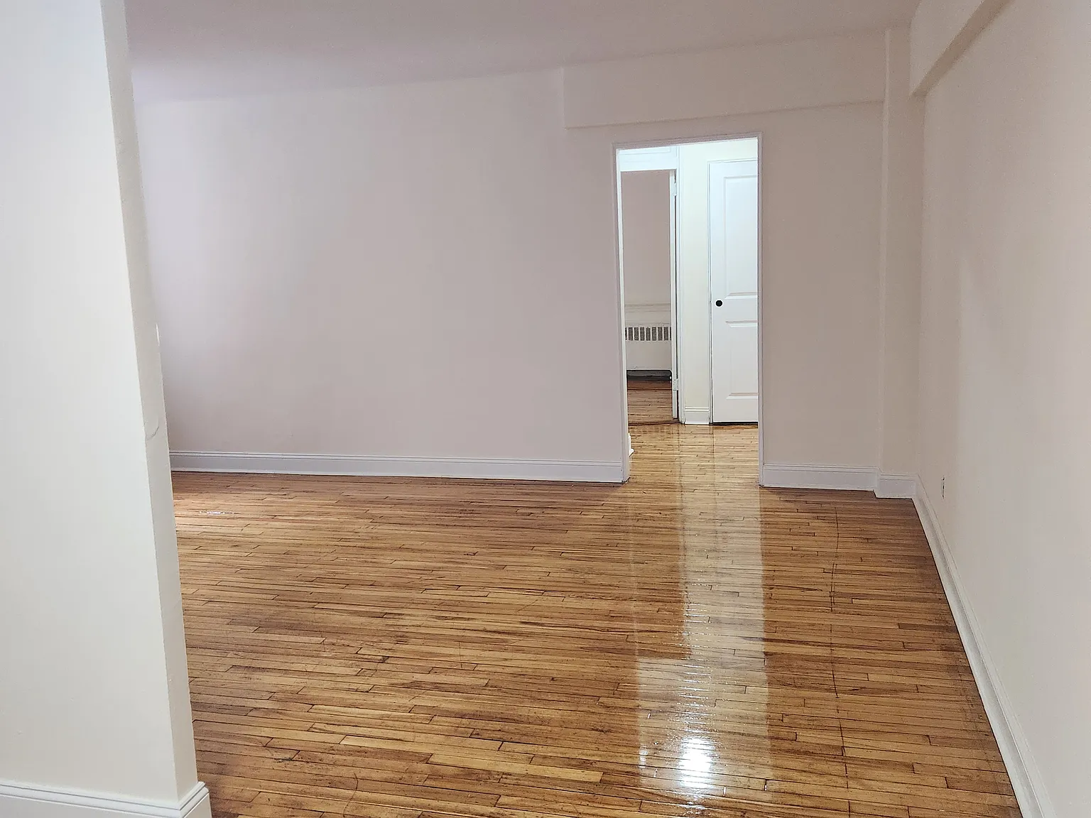 1 bed, 750 sqft, $2,375 — Photo 3