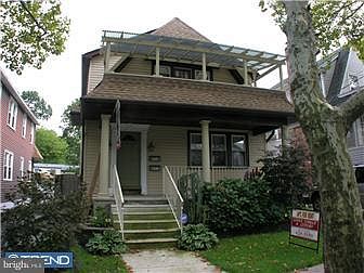 2nd image of 124 E Franklin Ave