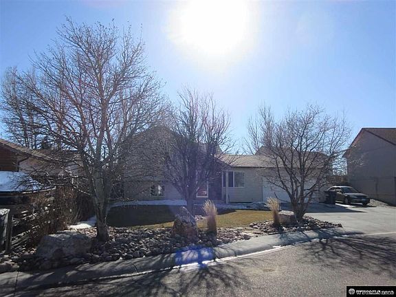 2nd image of 516 Independence Cir