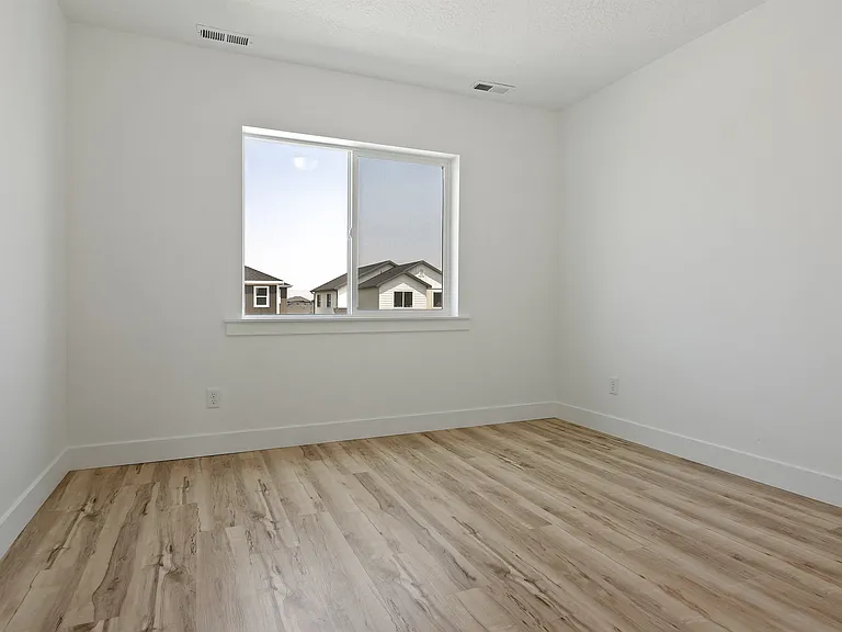1288 Pamela St — Photo 12