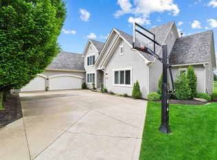 8397 Greenside Dr, Dublin, OH 43017
