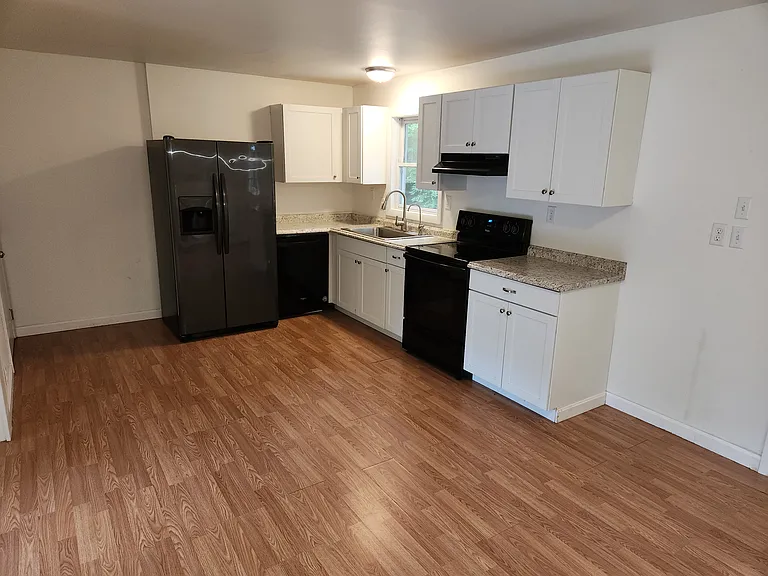 25 Deering Rd #B — Photo 4