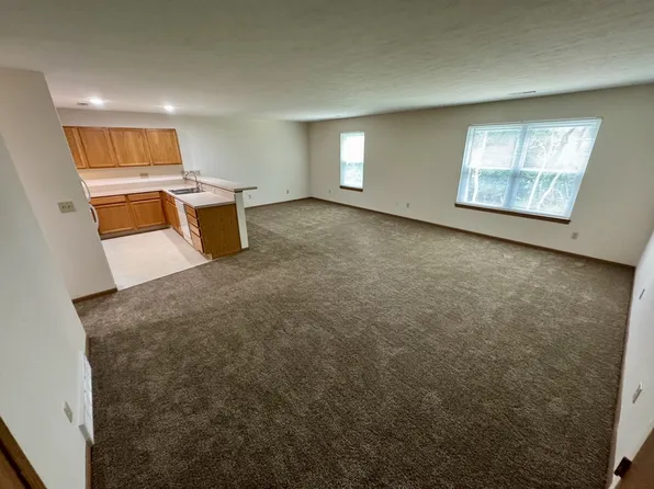 426 Oakwood Ave, Wadsworth, OH