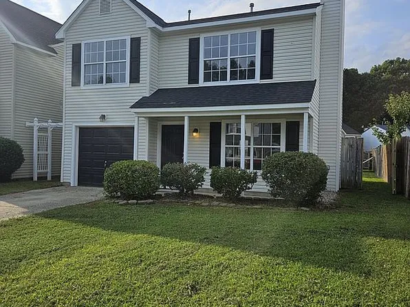 215 Jakes Ln, Newport News, VA 23608