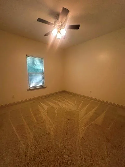3 bed, 2.0 bath, 1665 sqft, $2,300 — Photo 4