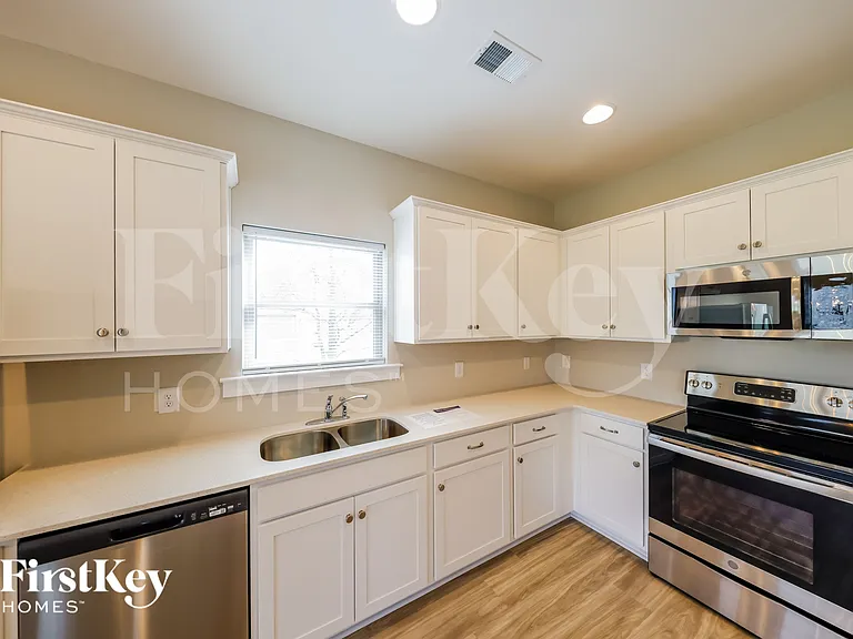 254 Lakewood Ln — Photo 6