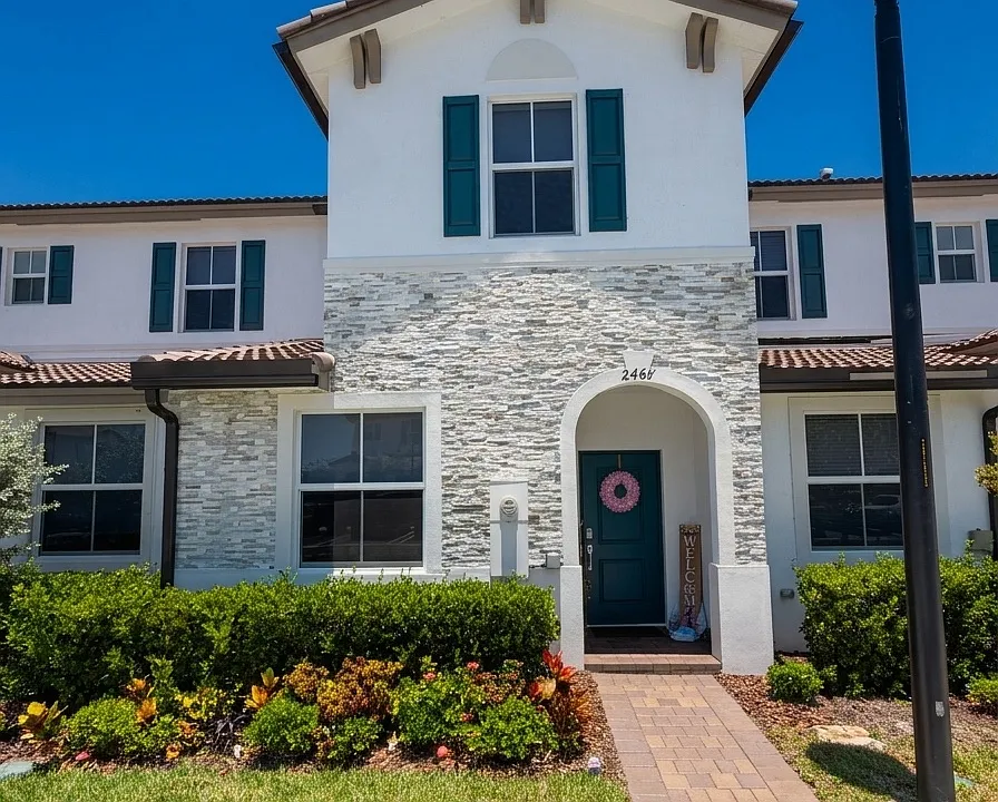 2461 NW 119th Ter