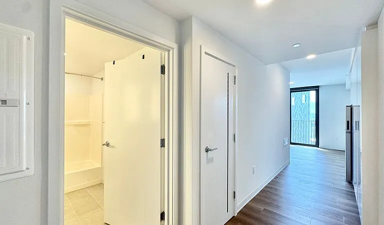987 Queen St #2511 — Photo 14