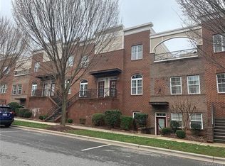 227 Harbour Place Dr, Davidson, NC 28036