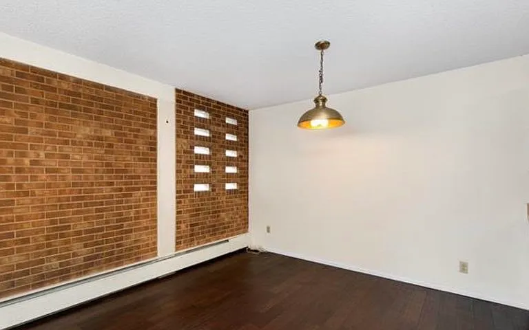 Dining room (open layout with living room)