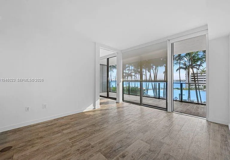 650 NE 32nd St #602 — Photo 14