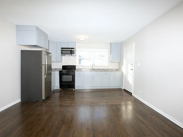 1216 Beacon St #2 — Photo 1
