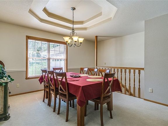 3rd image of 18 Kelaen Dr