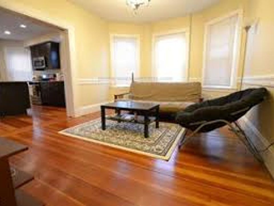 2nd image of 73 Leicester St #4