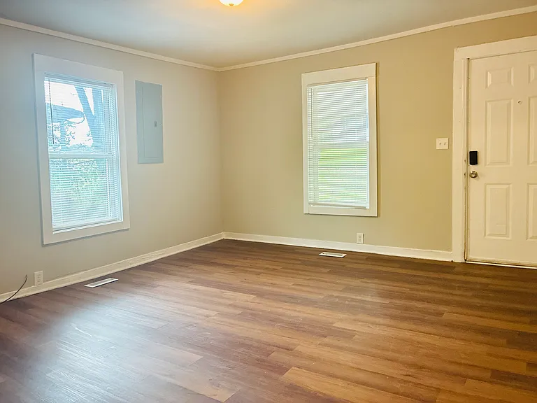 403 S Yates St — Photo 8