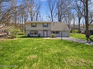 30 Yorktown Rd, Mountain Top, PA 18707