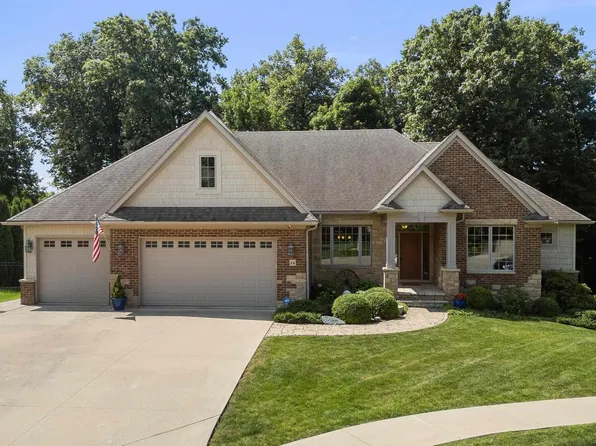 14 Chippiannock Trl, Rock Island, IL 61201