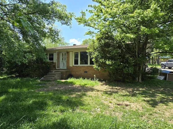 113 Brook St, Mc Ewen, TN 37101