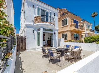 207 Chicago Ave, Huntington Beach, CA 92648