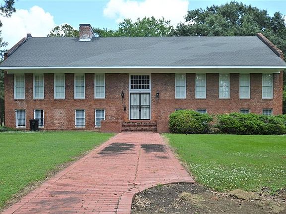 2nd image of 706 Arnold Ave