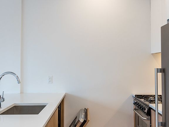 4th image of 724 5th Ave #4R