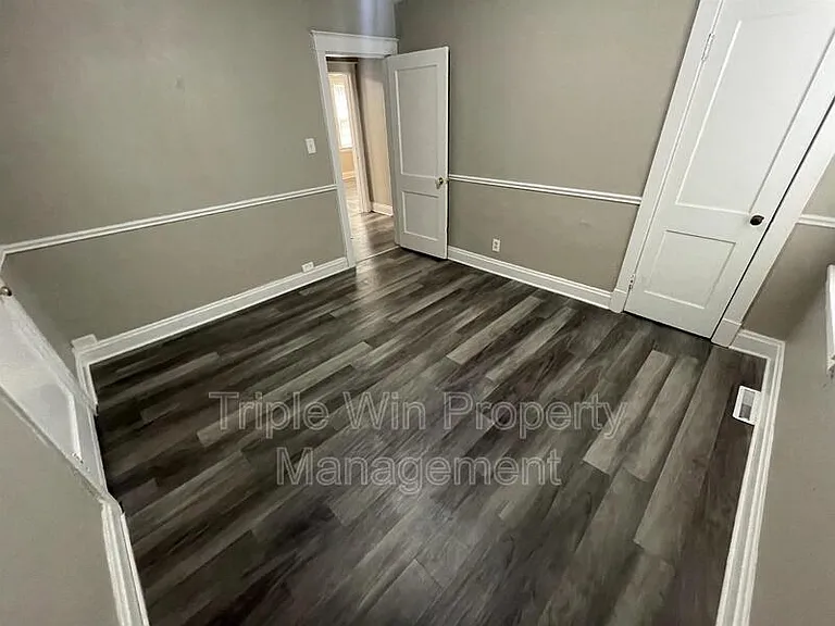 9425 Burdella Ave — Photo 10