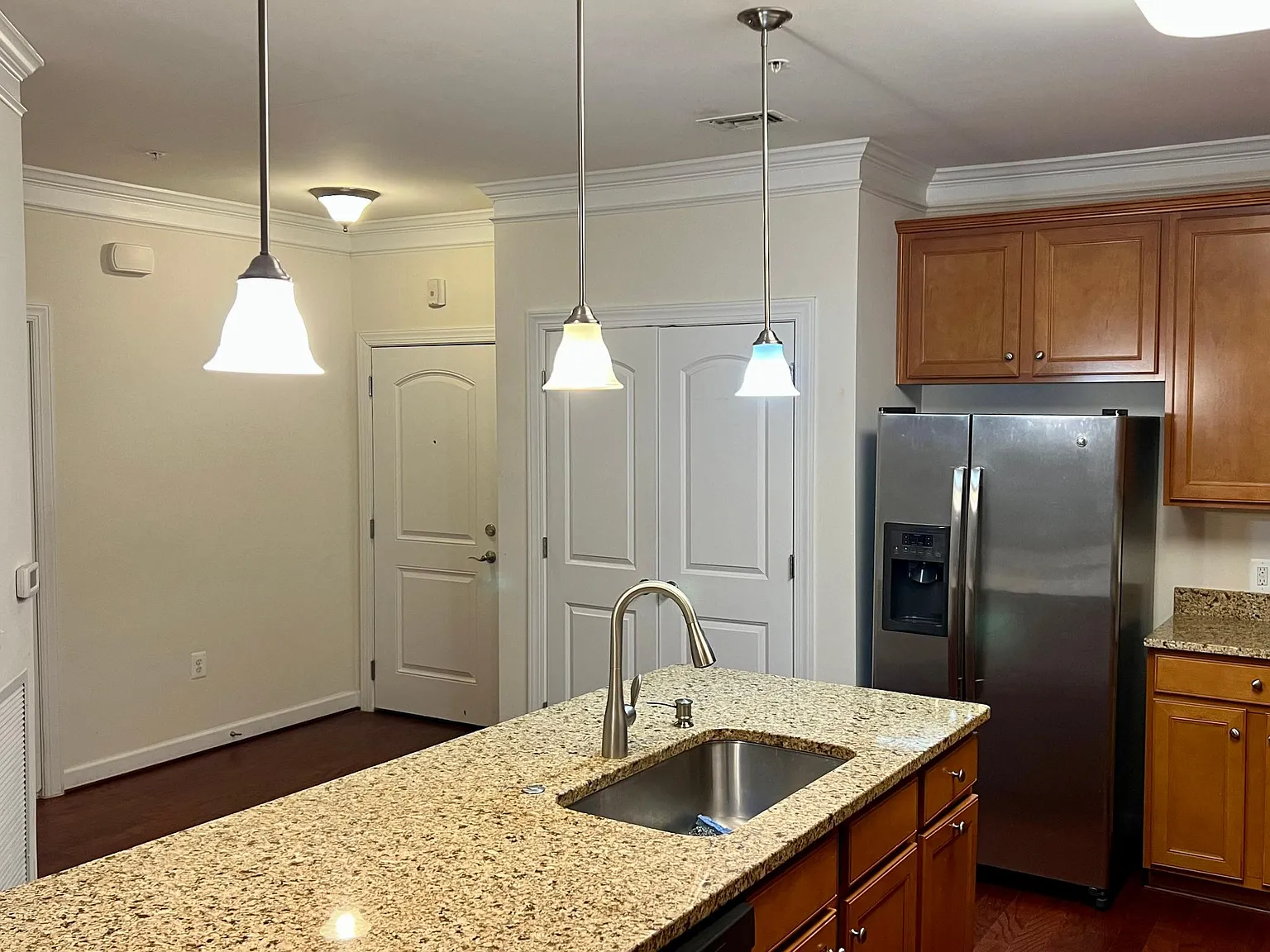 2 bed, 1148 sqft, $2,400 — Photo 4