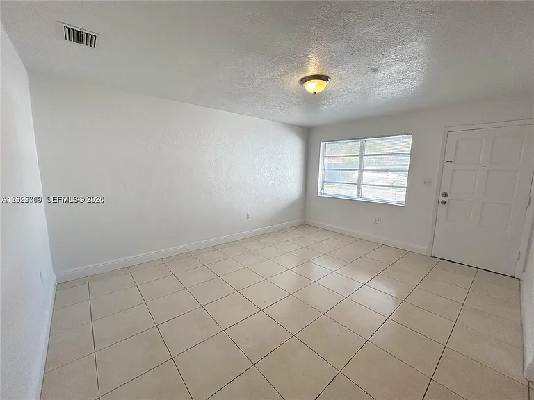 2070 NE 162nd St #4 — Photo 10