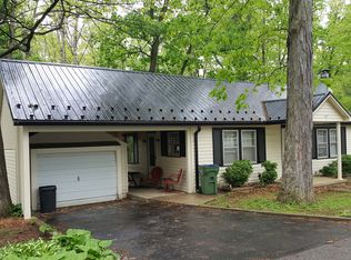 12 Circle Dr, Jacobus, PA 17407