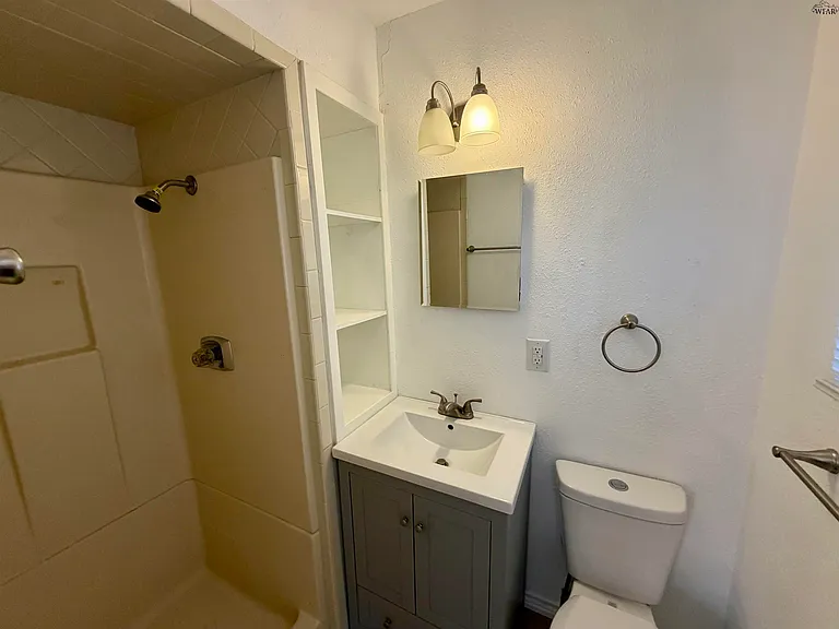 4617 Langford Ln — Photo 9