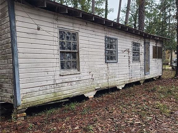 5th image of 23481 Magnolia Dr