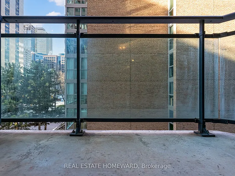 300 Bloor St E #611 — Photo 28
