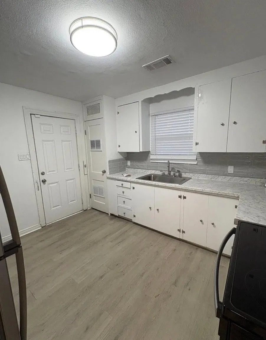 2113 Duplex — Photo 4