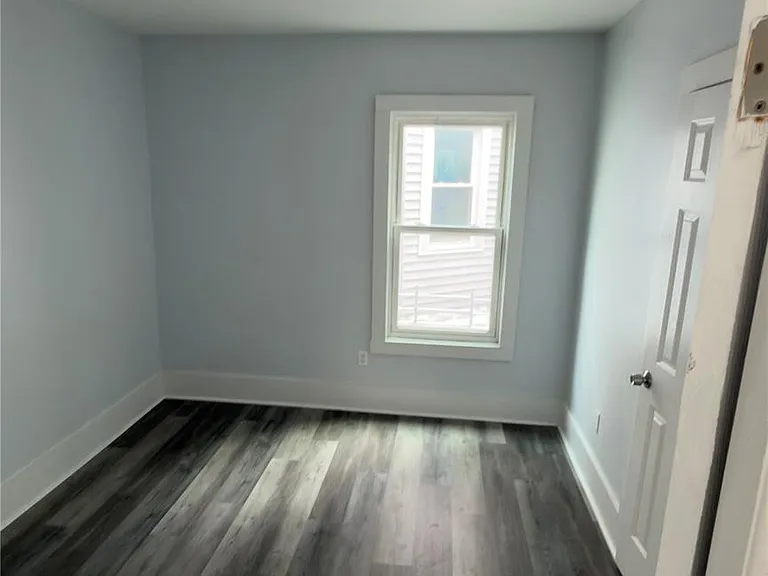 21 Hoffman Ave #1 — Photo 5