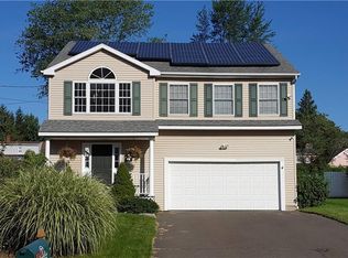 27 Bailey St, Trumbull, CT 06611