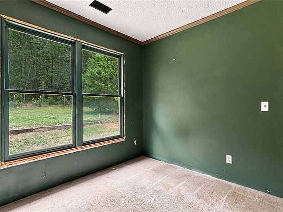 3rd image of 965 Garrison Rd
