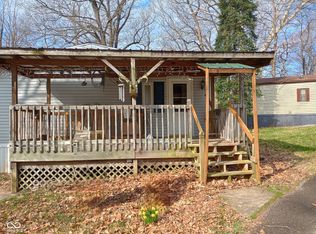 3955 Deer Ct, Columbus, IN 47201