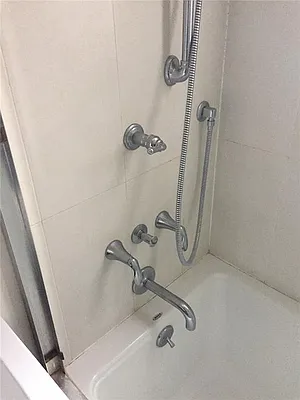 Sold by Azbel Real Estate, Inc. | media 33