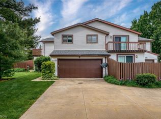 32726 Washington Ct, Solon, OH 44139