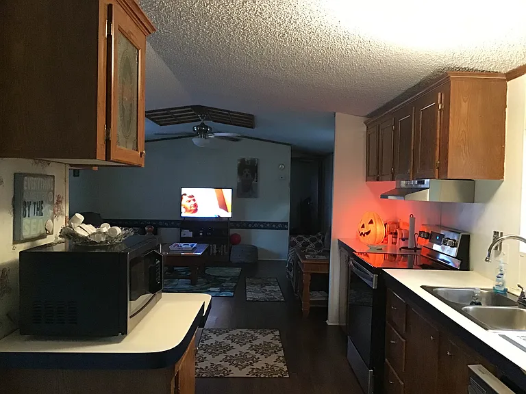 SE 9th Pl — Photo 9