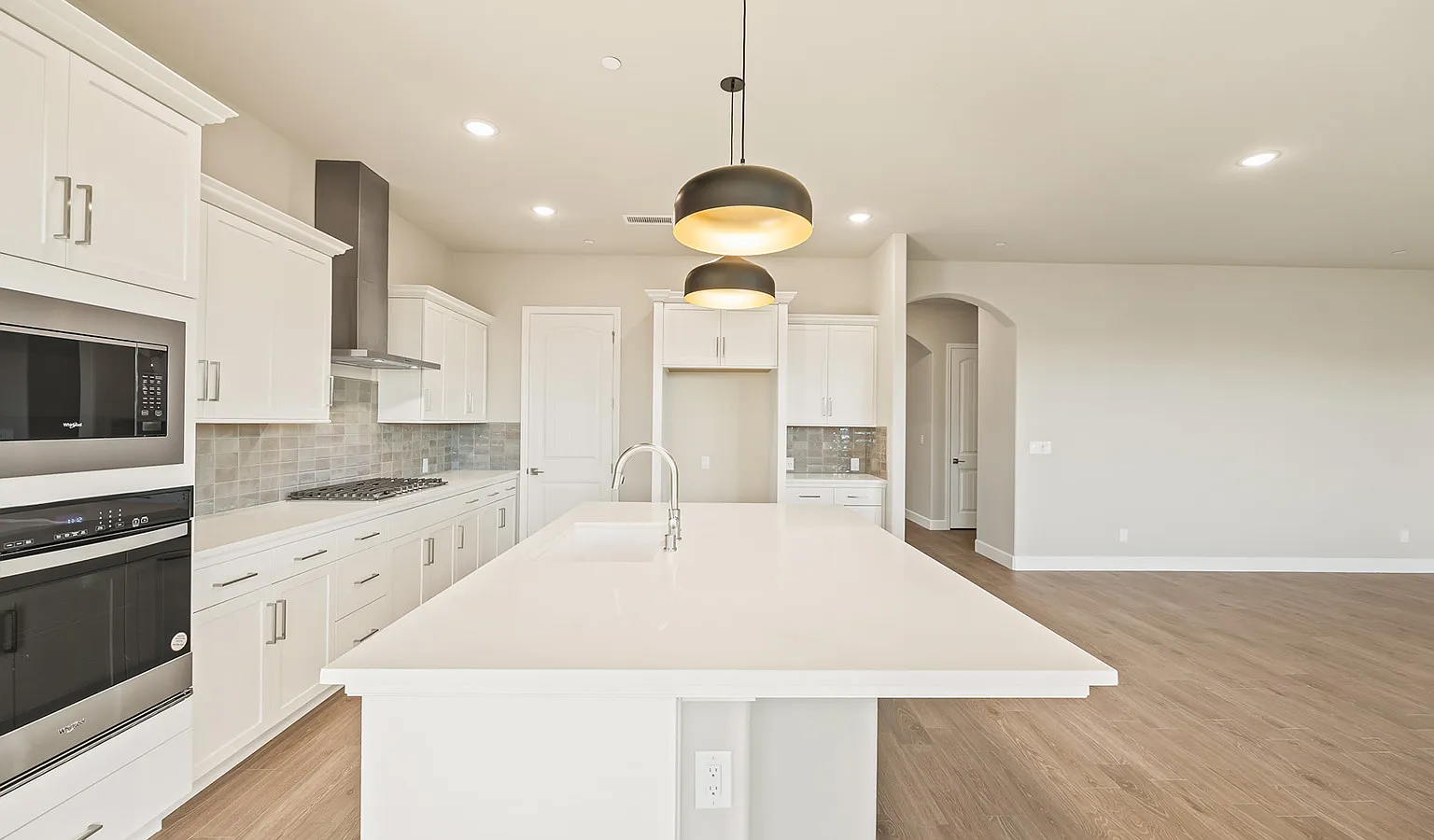 4 bed, 2278 sqft, $3,550 — Photo 2