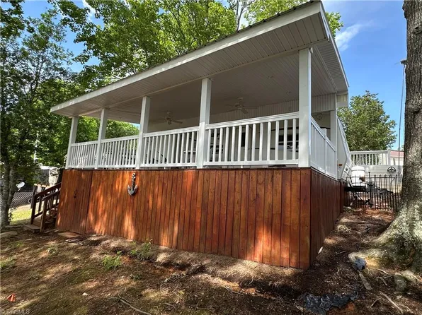 164 Dogwood Cir, New London, NC 28127