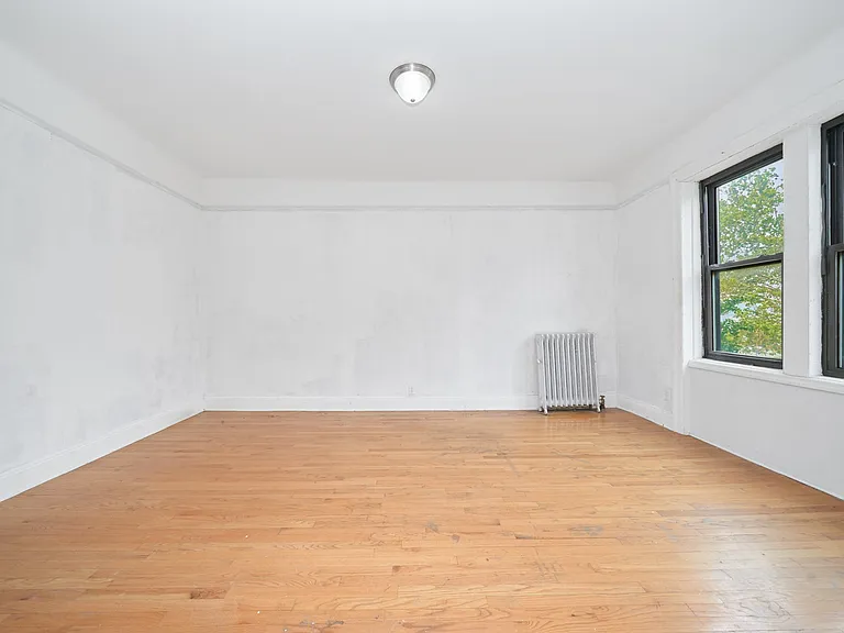 587 Riverside Dr #3B — Photo 4