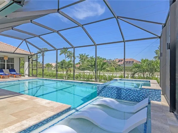 1020 Tivoli Ln, Naples, FL 34104