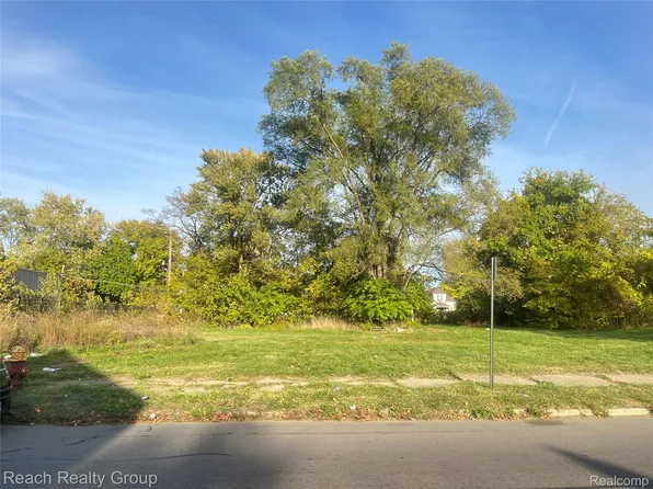 4814 Cadillac Blvd, Detroit, MI 48214